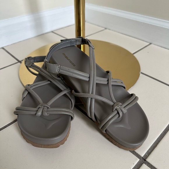 NWT Maurices Alexa Gray Tubular Sandal - Size 7 - Picture 2 of 6